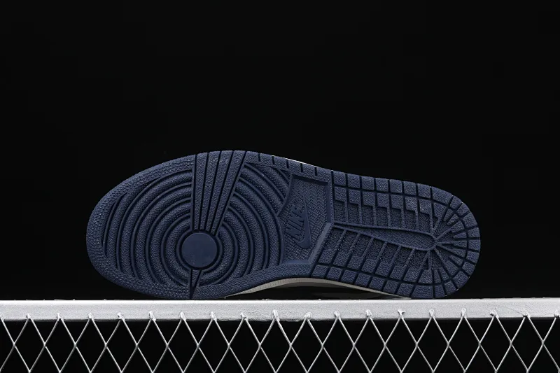 All categories Air Jordan Jordan series basketball shoes Air Jordan 1 High pure original version Air Jordan 1 AJ1 black and blue toe Joe 1 obsidian North Carolina blue 555088-140